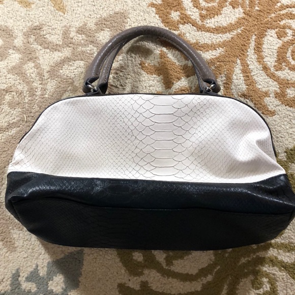 Guess Faux Snake Skin Purse - Picture 3 of 7